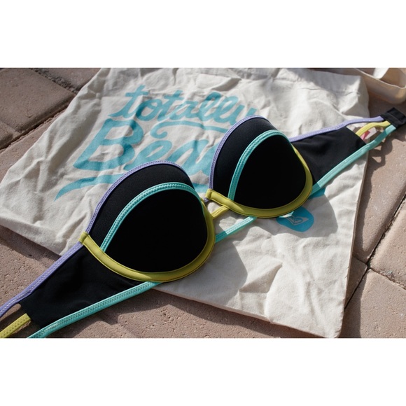 HPVictoria's Secret Push-Up Swim Top // Size 32B - Picture 2 of 7